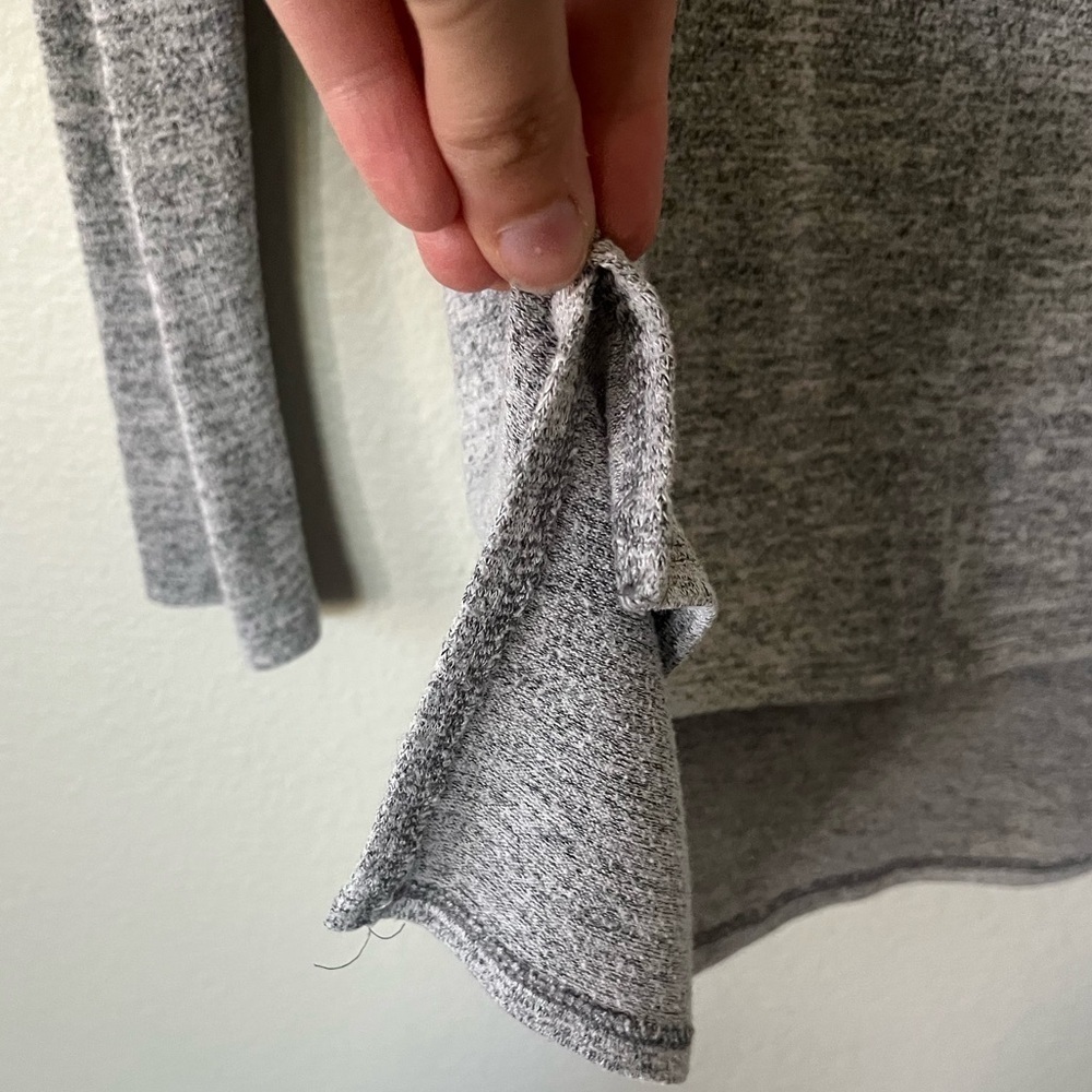 Banana Republic Drapey Pocket Scoop Neck in Heather Gray Women’s Size S - Picture 3 of 12